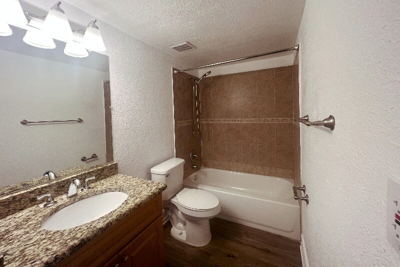 Building Photo - 2836 Somerset Park Dr