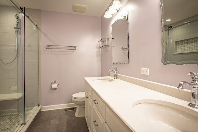 Building Photo - 707 Clover Hill Ct