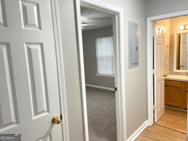 Building Photo - 111 W Burke St