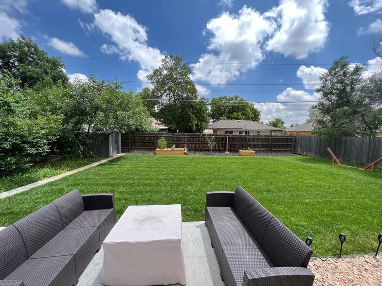 Building Photo - 756 N Revere St