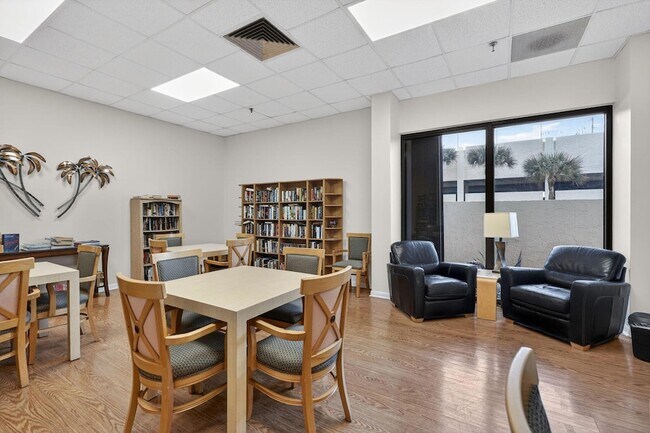 Building Photo - 3400 N Ocean Dr