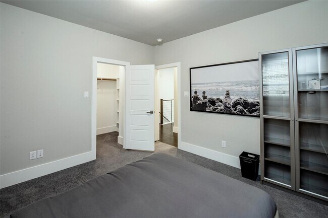 Building Photo - 6812 Royal Liverpool Dr