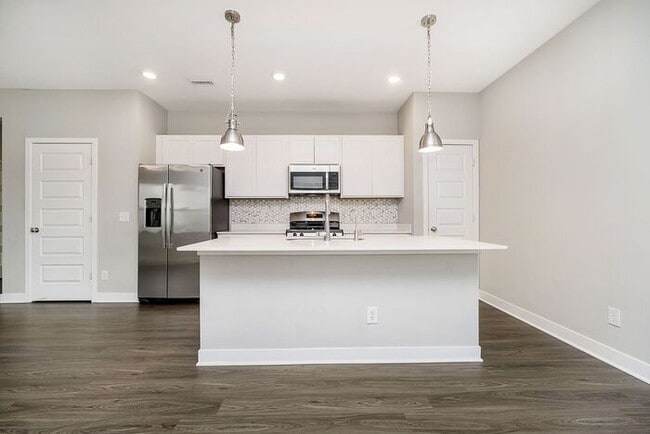 Building Photo - The Perfect Home, Meeting All Your Needs!