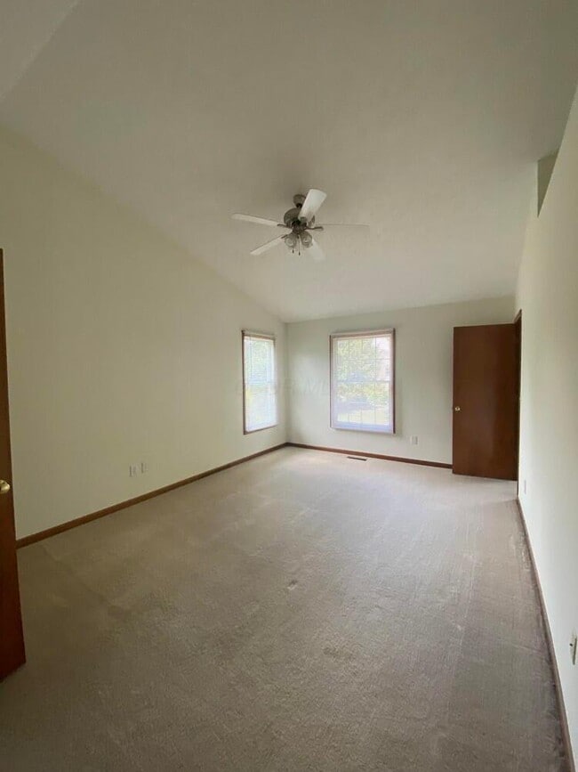 Building Photo - 8123 Shannon Glen Blvd