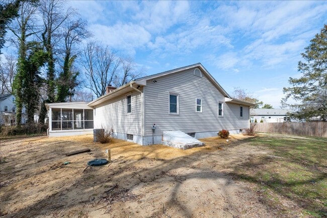 Building Photo - Charming, recently renovated 3-bed, 2.5 bath Ranch for rent in Milford, $2,200/month. Available e...
