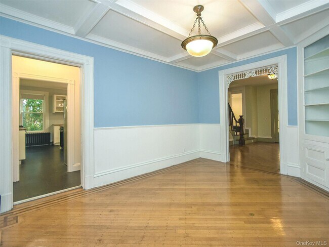 Building Photo - 27 Summit Ave