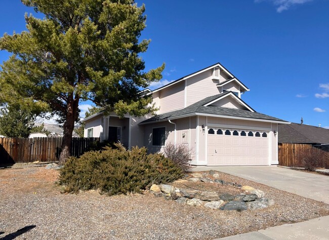 Building Photo - Spacious Sunridge home