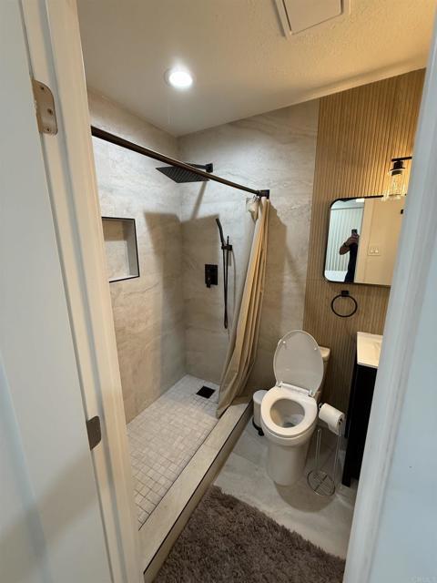 Building Photo - 817 Saugerties Ave