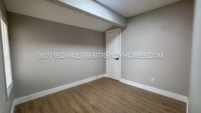 Building Photo - 2613 Fairbrook St