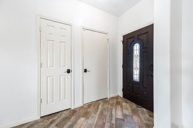 Building Photo - 4502 Park Trail Ln