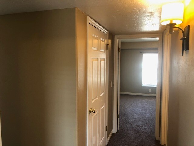 Building Photo - 915 N 500 W