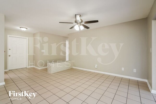 Building Photo - 5410 Bayshore Ave