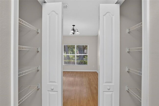 Building Photo - 15768 Fishhawk Falls Dr