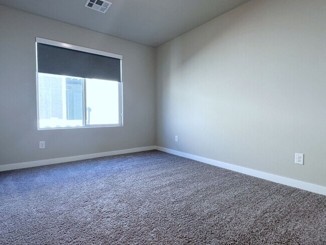 Building Photo - 4bd/2.5bath Single Family Home