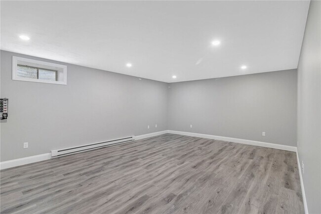 Building Photo - 53 River Run