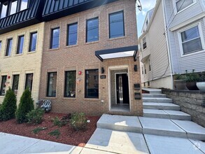 Building Photo - 545 Central Ave