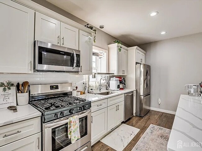 Building Photo - Single family house