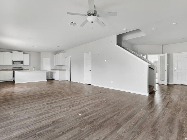 Building Photo - 13430 Sendero Roble