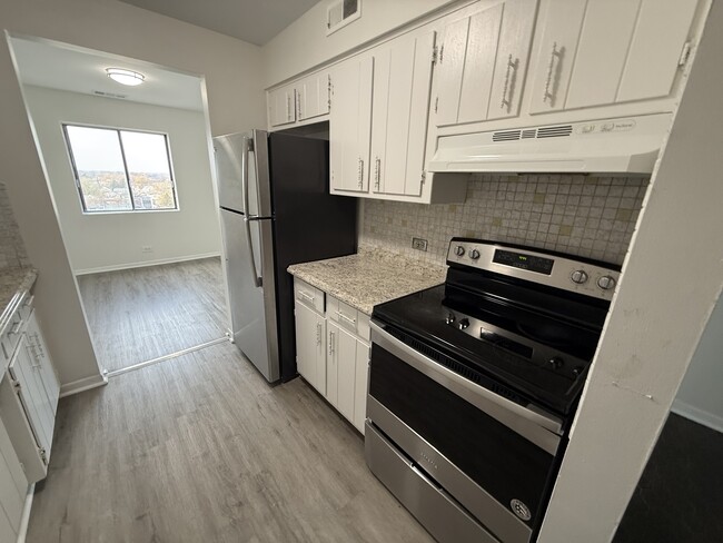 Building Photo - 2300 N Harlem Ave