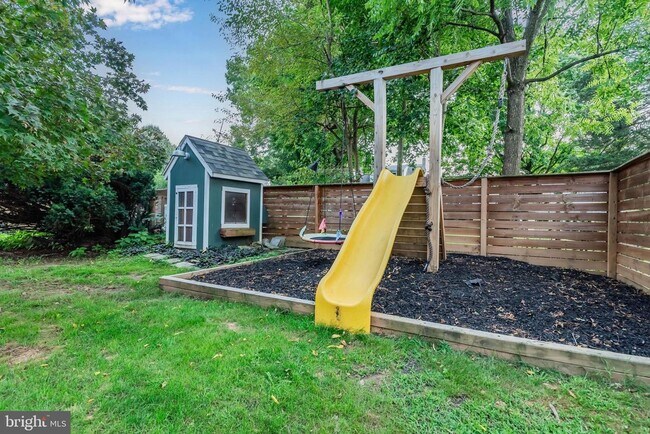 Building Photo - 710 Fishburn Rd