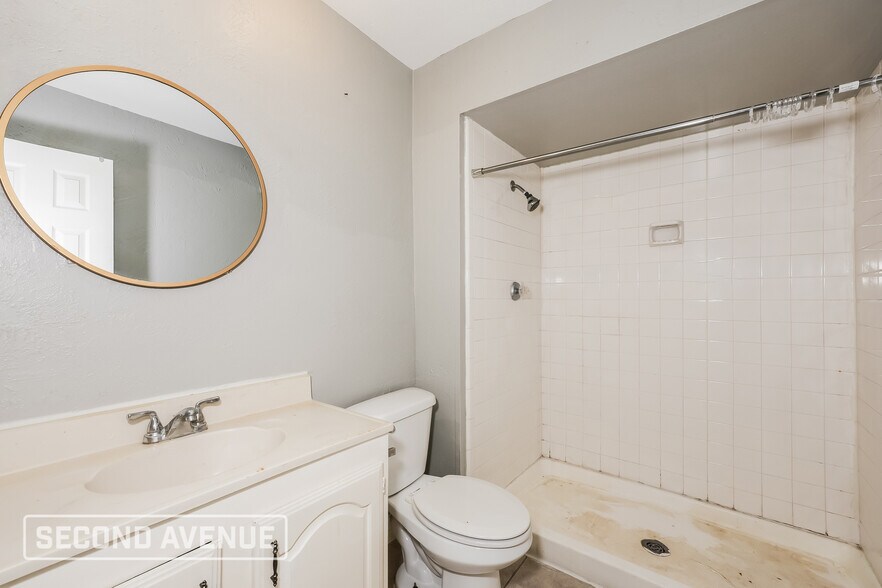 Building Photo - 7525 Ashcrest Ln