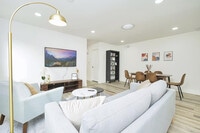Building Photo - 1364 Sylvia Dr