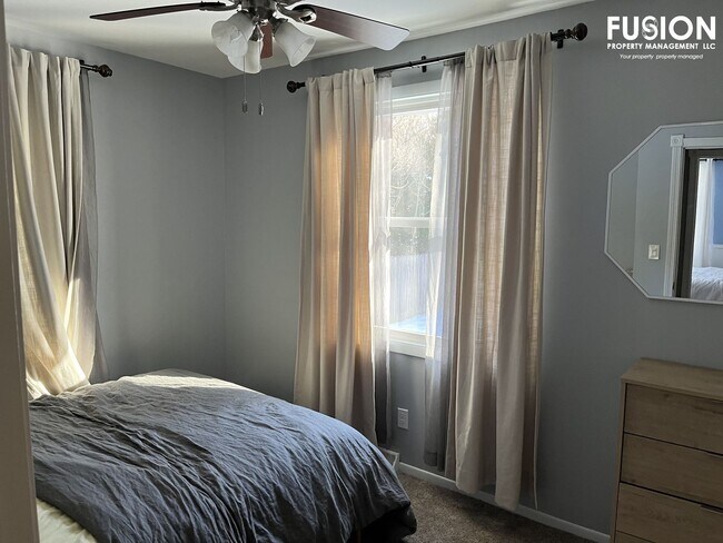 Building Photo - Fully Furnished Rental w/Steam Room & Sauna!