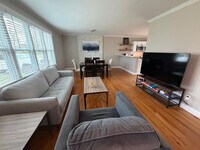 Building Photo - 6913 Etzel Ave