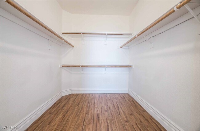 Building Photo - 212 Waterton Lakes Ave
