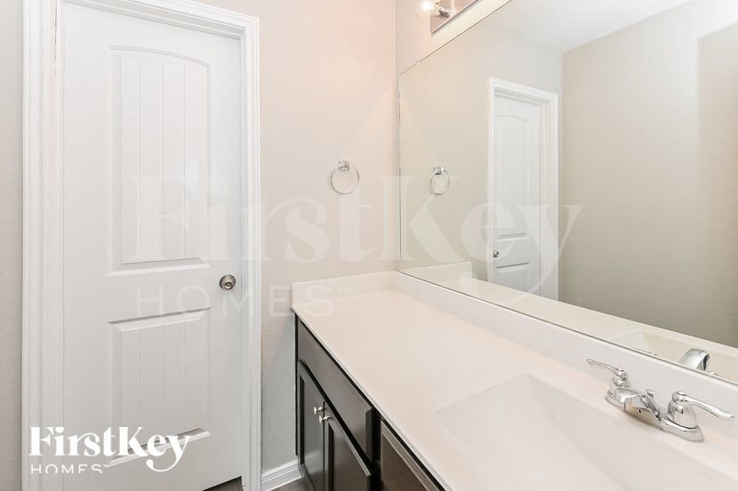 Building Photo - 24703 Lorenzo Glaze Trail