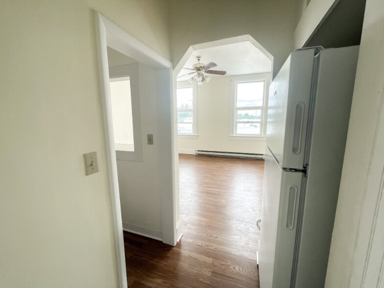 Building Photo - 405 Morgan St