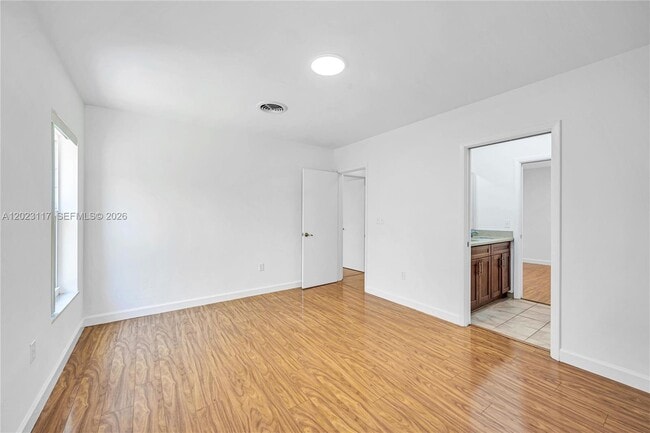 Building Photo - 13100 SW 81st Ave
