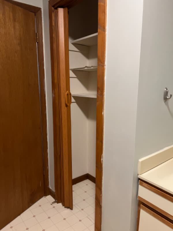 Building Photo - 284 Knoll Dr