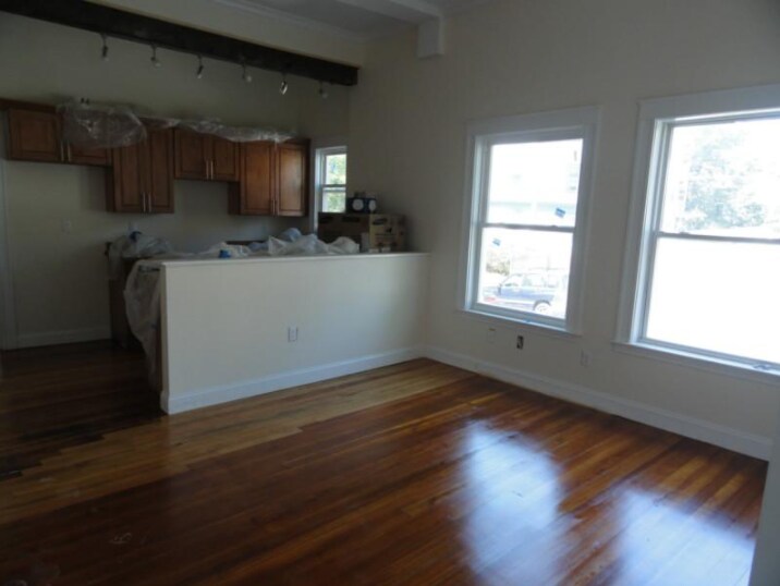 Building Photo - 354 Broadway