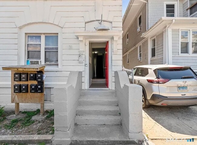 Building Photo - 31 Whittier St