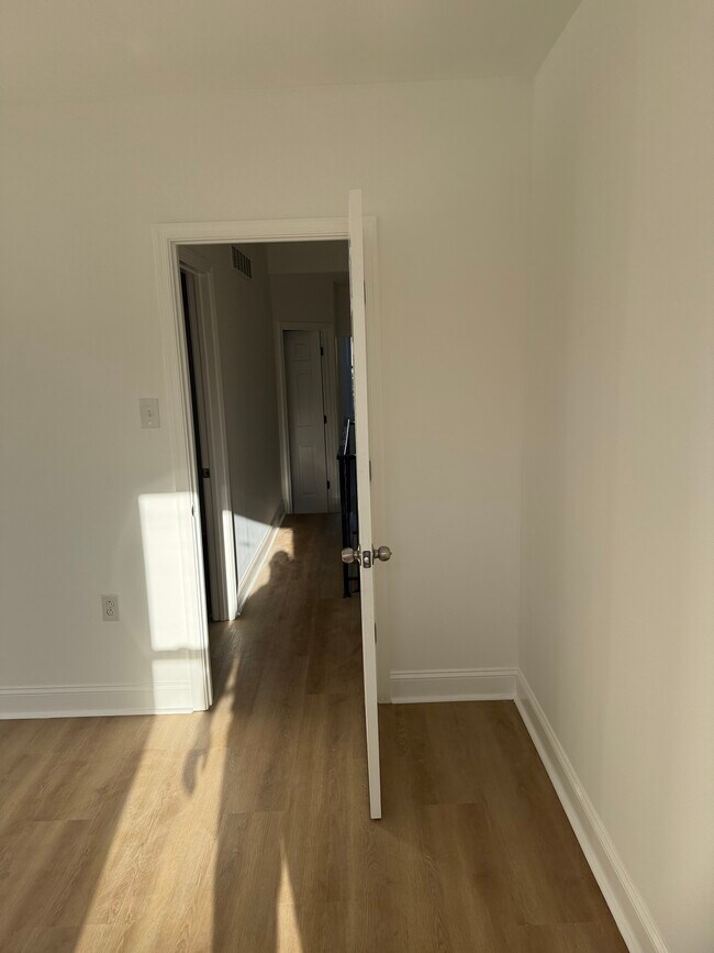 Building Photo - 2431 N Bancroft St