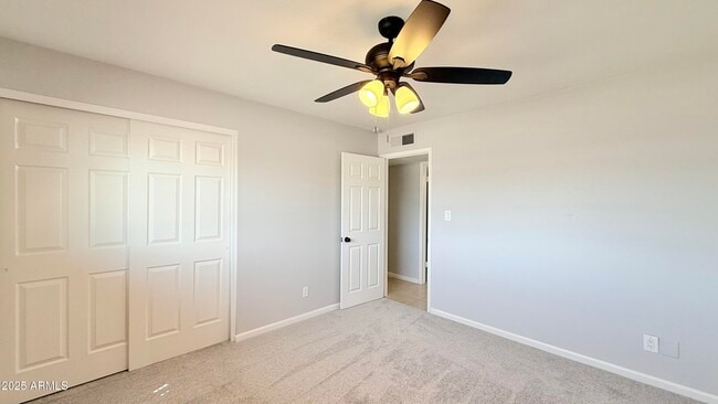 Building Photo - 8608 E Vernon Ave