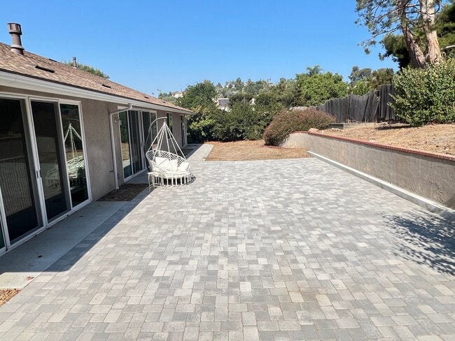 Building Photo - Remodeled North Tustin 4 Bed 3 Bath Ranch Home with Solar!