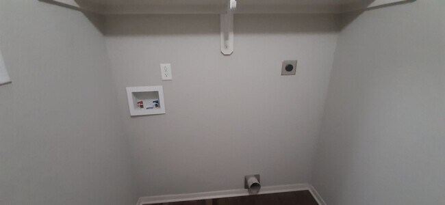 Building Photo - 26 Dunnaway Dr