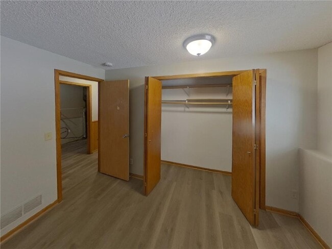 Building Photo - 4350 Thornhill Ln