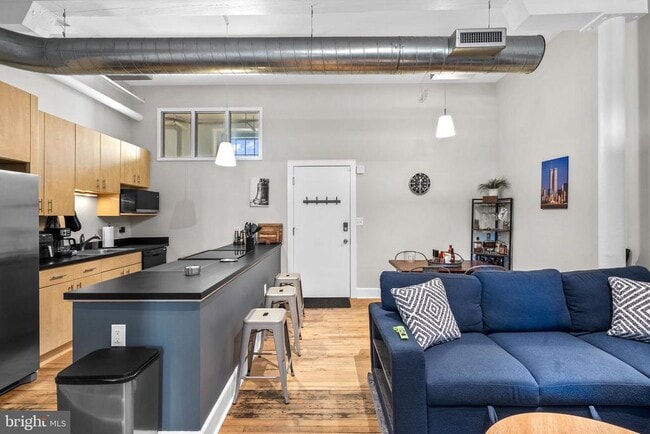 Building Photo - 200 Lincoln Ave