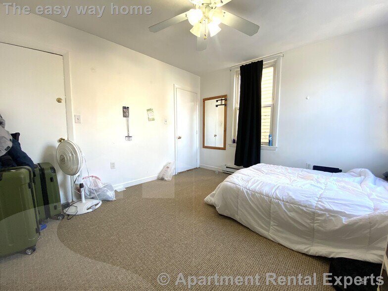 Building Photo - 521 Cambridge St