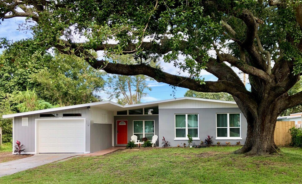 Primary Photo - 2921 Greenbriar St