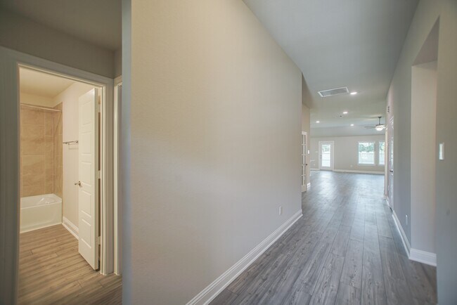 Building Photo - 17112 Coneflower Pl
