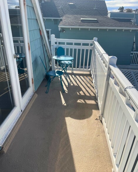 Building Photo - 502 S Clementine St