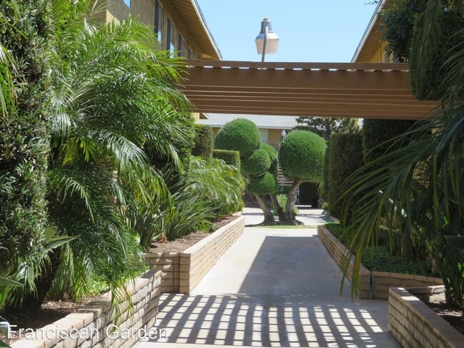 Building Photo - 13091 Yockey St