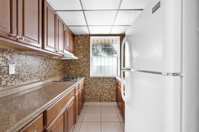 Building Photo - 1154 W 35th St