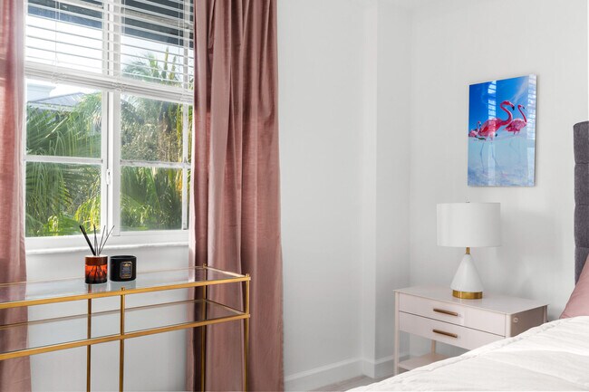 Building Photo - 255 NE 3rd Ave