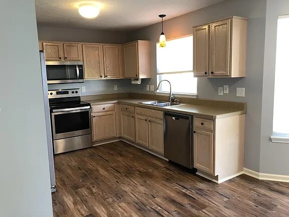 Building Photo - 12186 Split Granite Dr