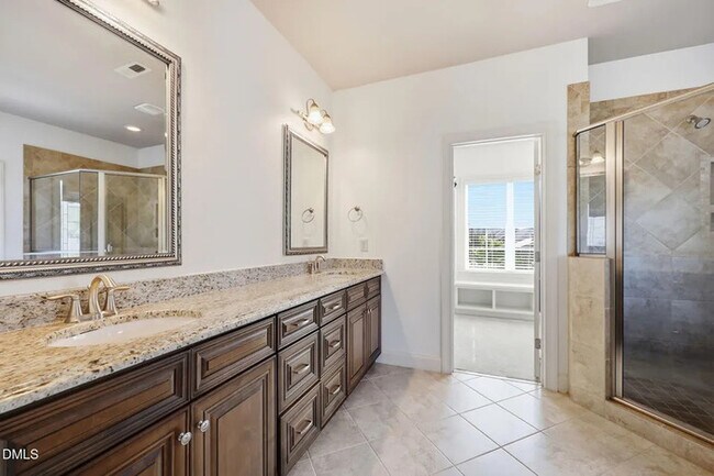 Building Photo - Lease OR Lease to Own